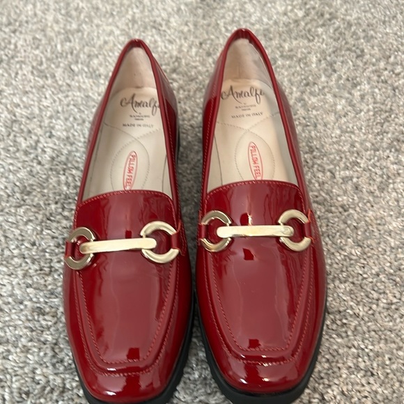 NWOB, Amalfi Rangoni burgundy patent leather ladies shoes, Sz 6 - Picture 2 of 4
